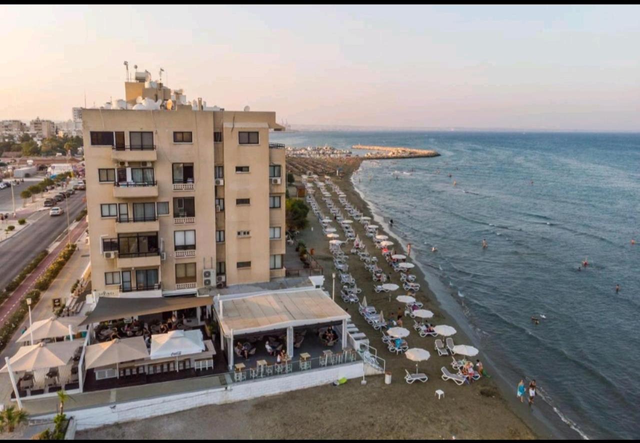 Bettys 1Br Seafront Apt Larnaca Esterno foto