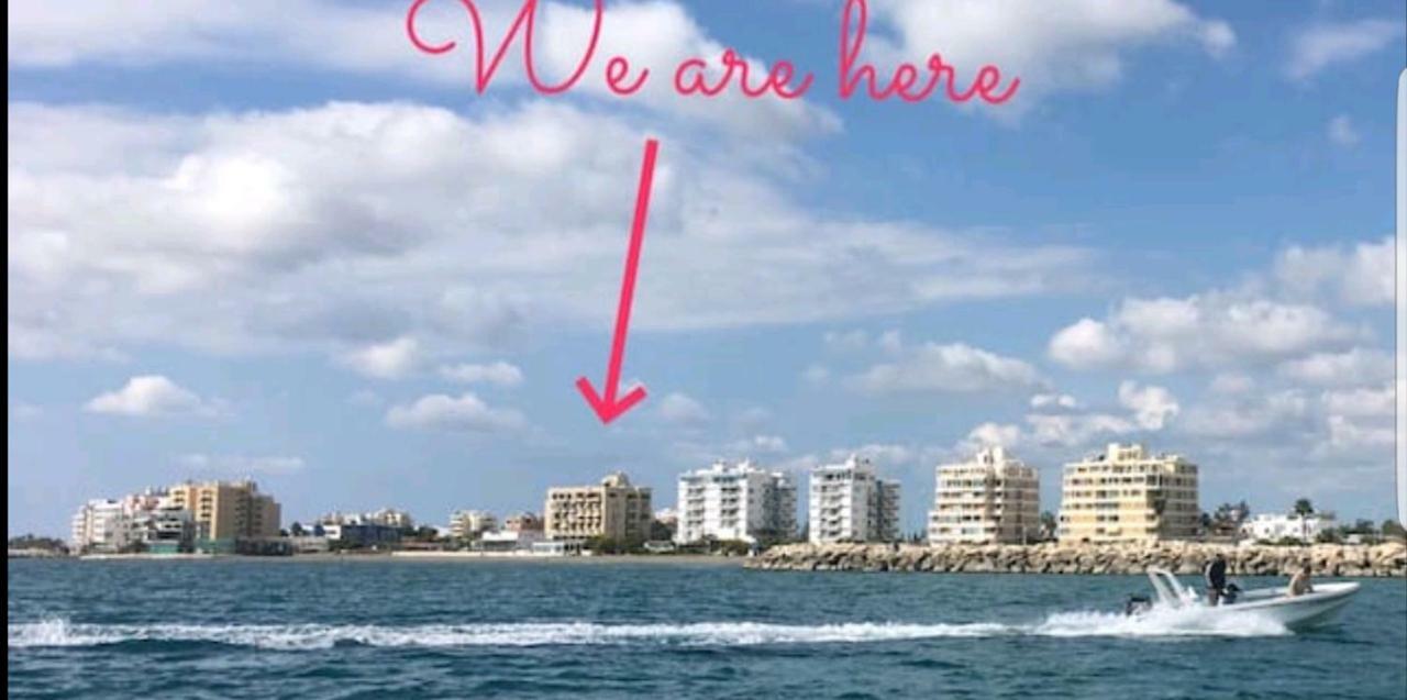 Bettys 1Br Seafront Apt Larnaca Esterno foto